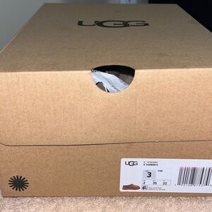 UGG Tasman Slippers in Rich Tan